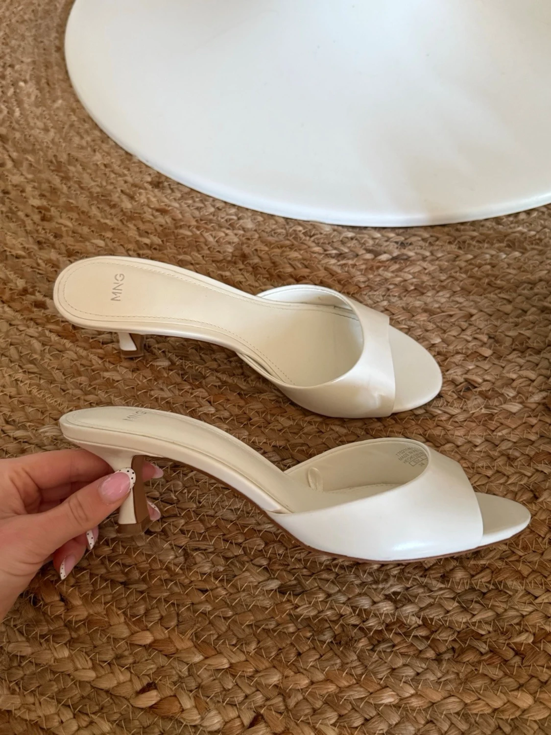 Offwhite kitten heels från Mango - 2