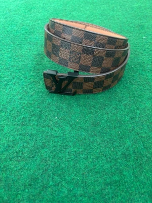 Bälte  - En helt ny bälte skickar på samma dag 