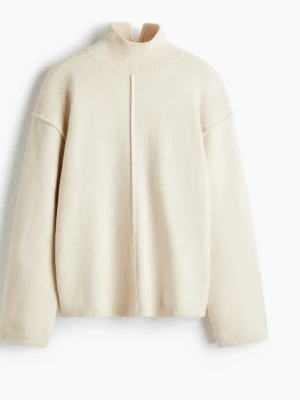 Beige stickad polotröja - Helt ny prislapp på