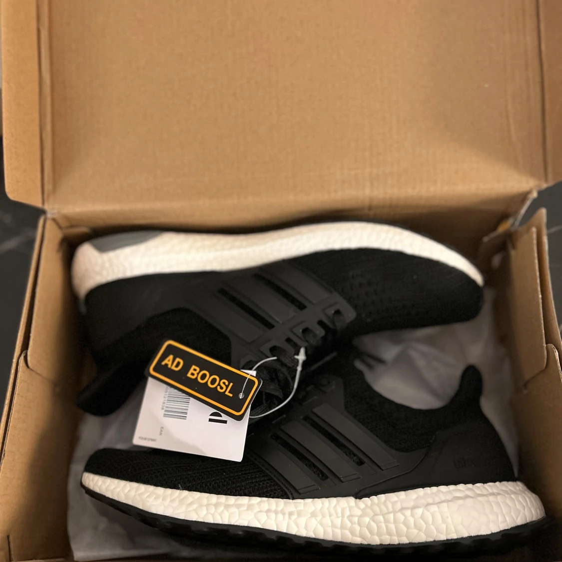 Adidas ultra boost svarta strl 41