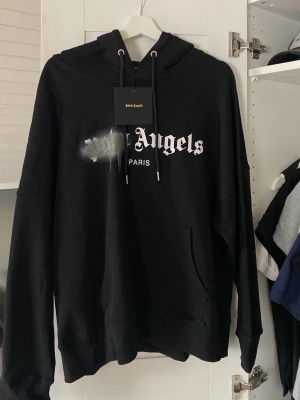 Palm angels Paris hoodie - Oanvänd palm angels hoodie., med etikett på. Aldrig använd! 