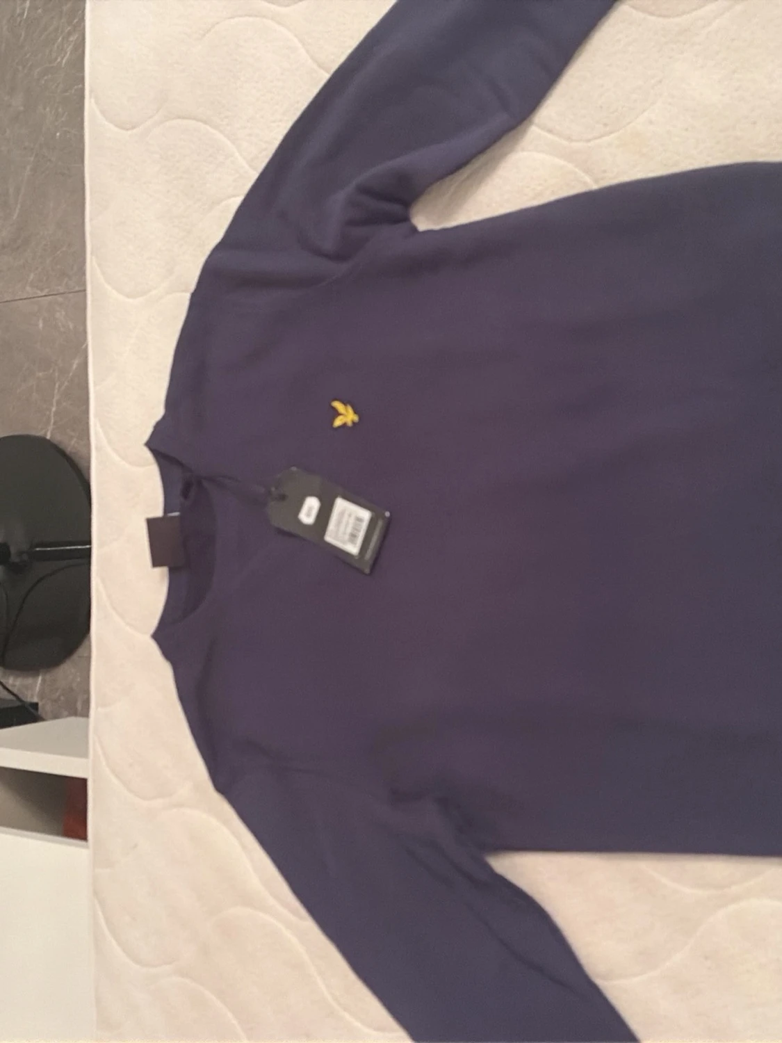 Marinblå sweatshirt från Lyle & Scott - 2