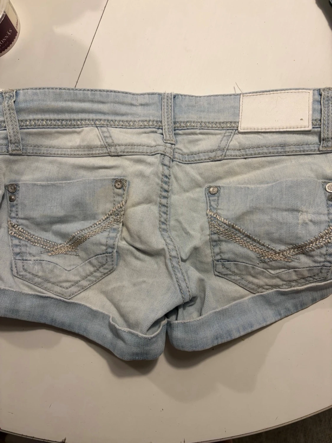 Ljusblå lågmidjade jeansshorts  - 2