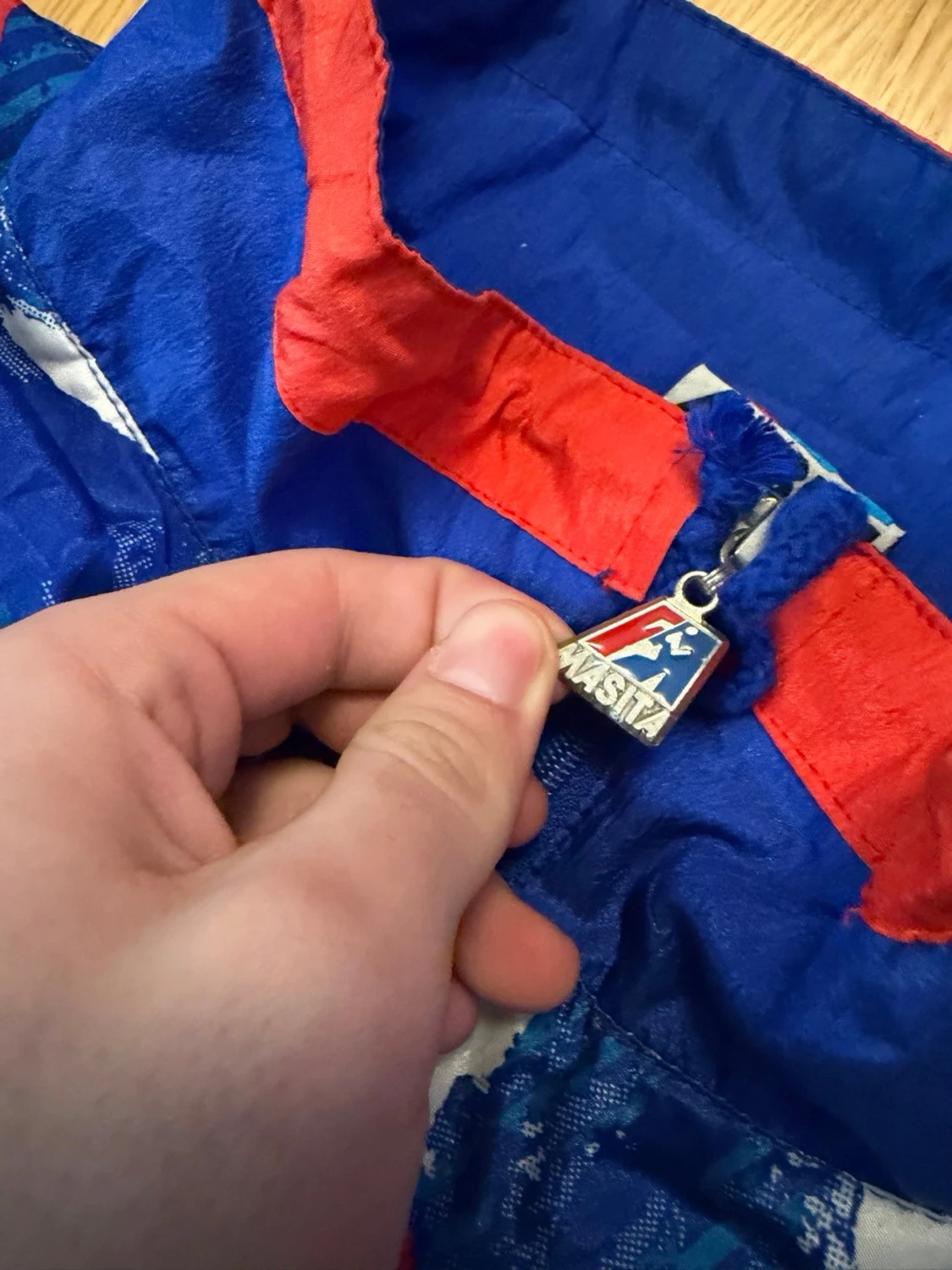 Retro blå och röd vindjacka  - 4