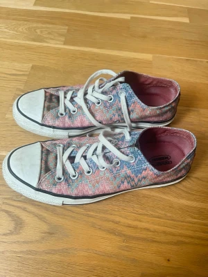Missoni Converse  - Sååå snygga missoni x Converse skor som inte kommer till användning 🩷🩷🩷