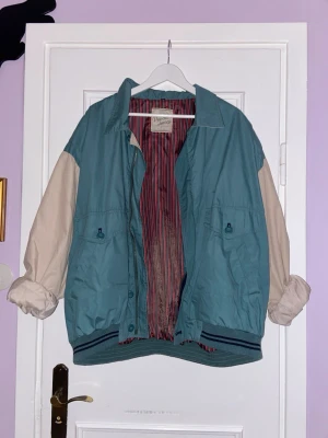 Vintage jacka  - Unik vintage jacka size 56/ xl / xxl , snygg som oversized 