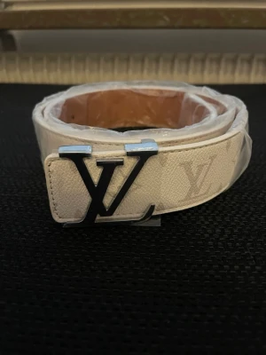 L och v bälte - L och v bälte storlek 105cm