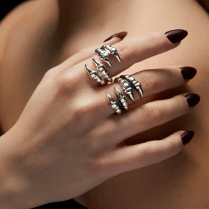 Maria nilsdotter claw ring - söker denna ring !!! kan betala bra