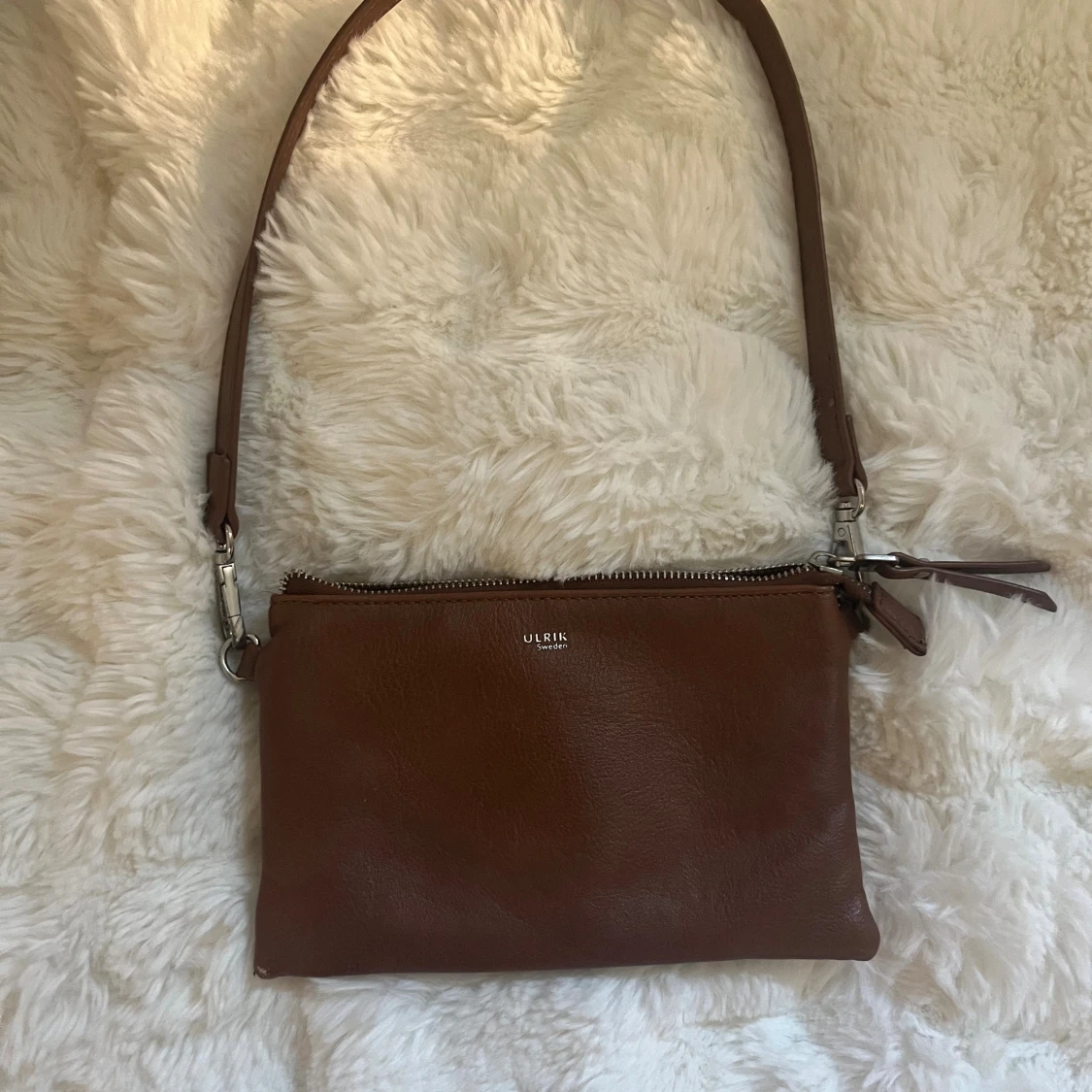 Brun axelväska från Ulrika Sweden - 1