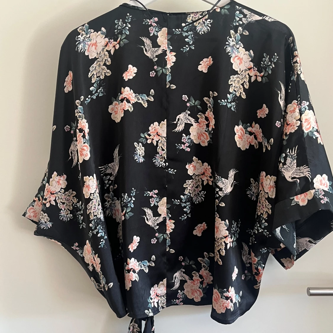 Svart blommig blus från Samsa Collection - 1