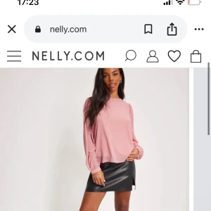 Blus från object - Supersöt rosa blus från märket object som är köpt på Nelly. Bara använt den 2 gånger så den är som ny💕Den är slutsåld och orginalpris är 460kr. Säljer för 250. ❤️