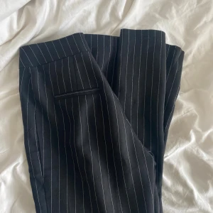 Randiga kostymbyxor  - Fina randiga kostymbyxor 💕