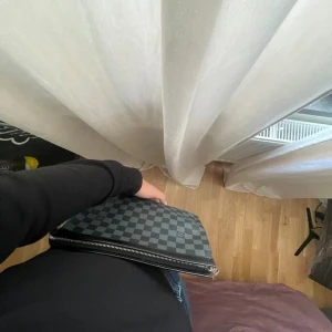 LV bag - stylish bag, en handväska för men i färgen svart!