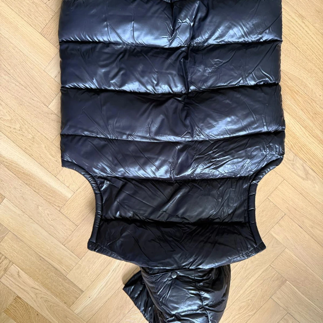 Svart dunväst från Moncler - 1