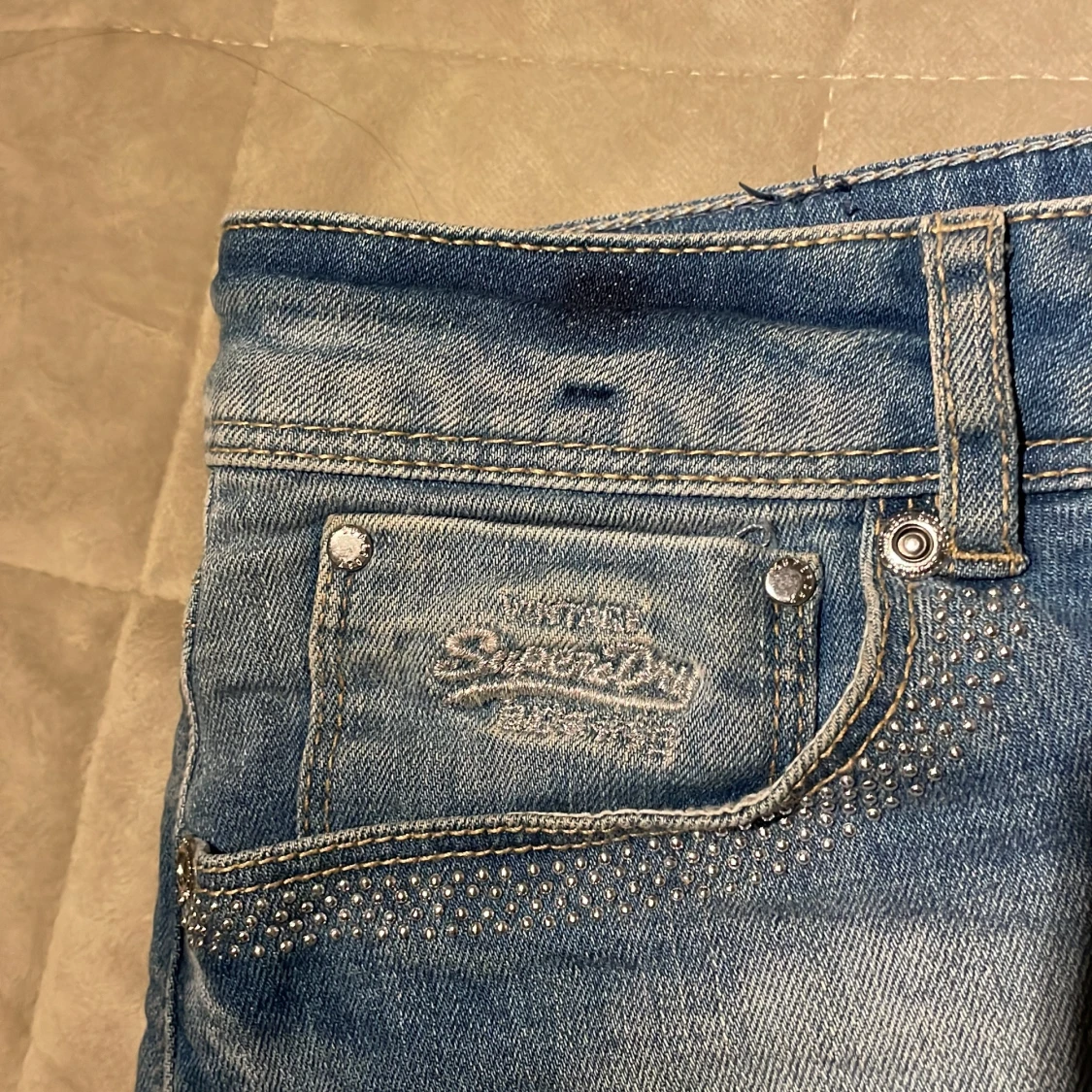 Lågmidjade jeansshorts  - 4