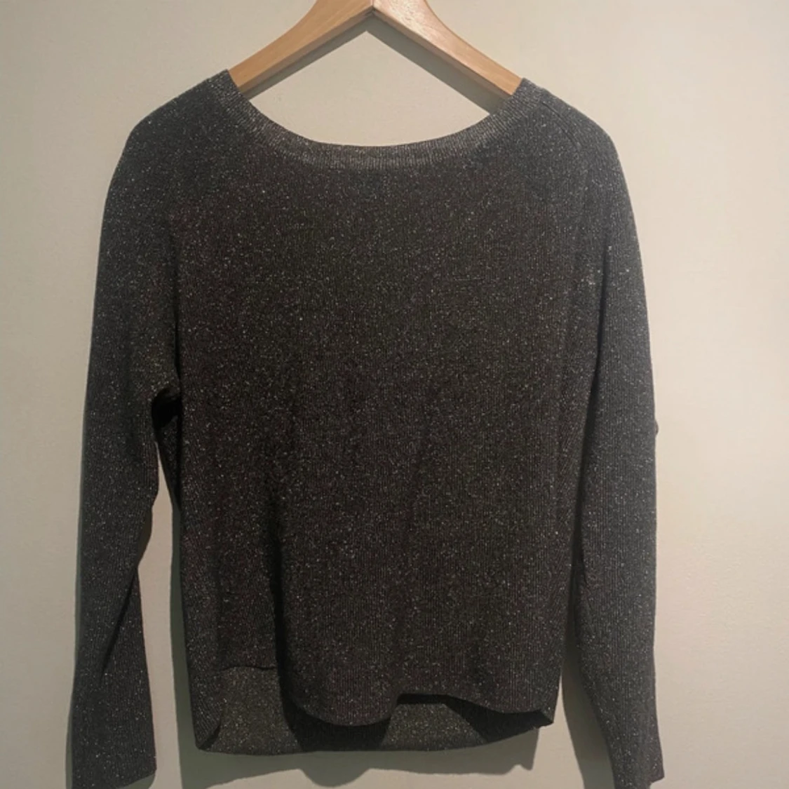 Glittrig silvertröja från Rosemunde - 1