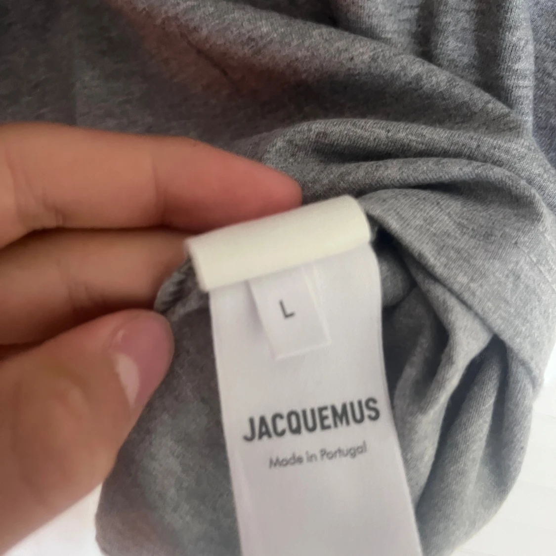 Grå t-shirt från Jacquemus - 2