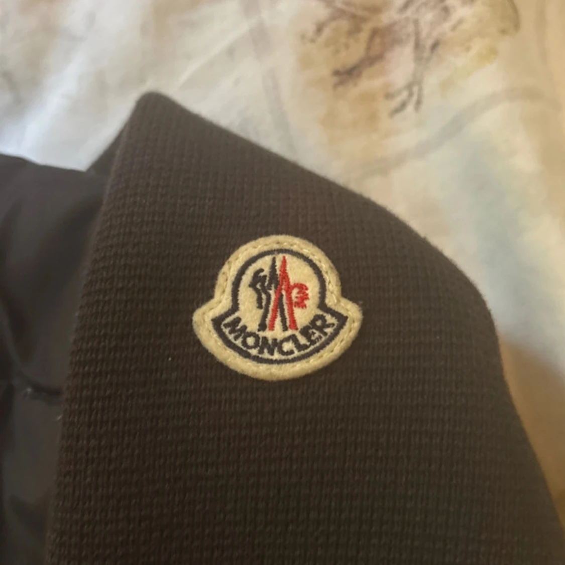 Svart quiltad dunjacka från Moncler - 1