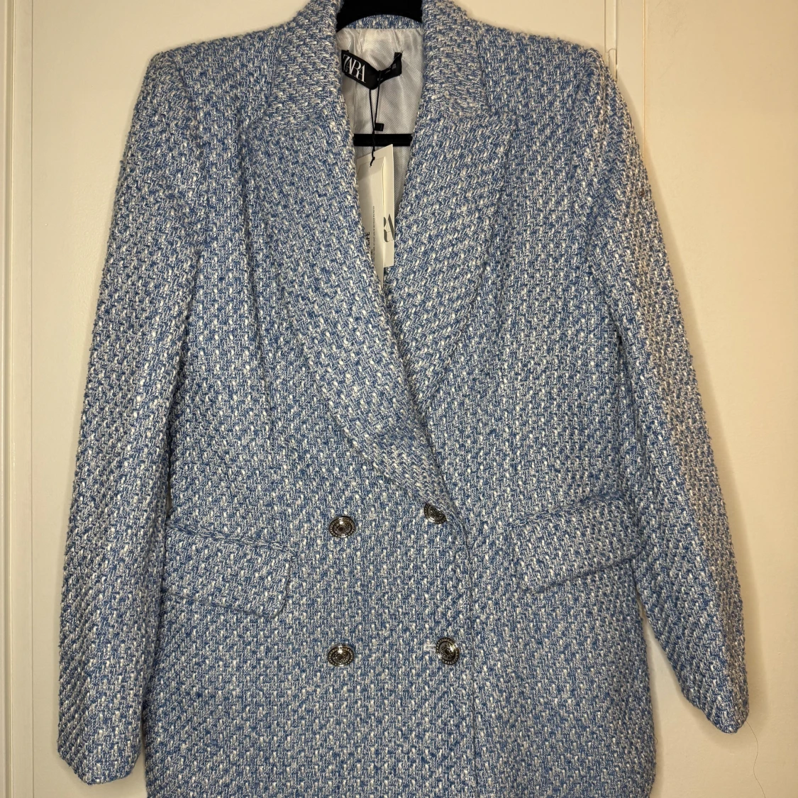 Blåvit kavaj från Zara i storlek L