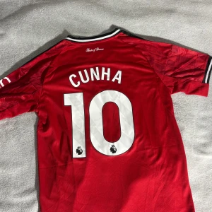 Cunha United fotbollströja - Helt ny Cunha United fotbollströja i storlek S