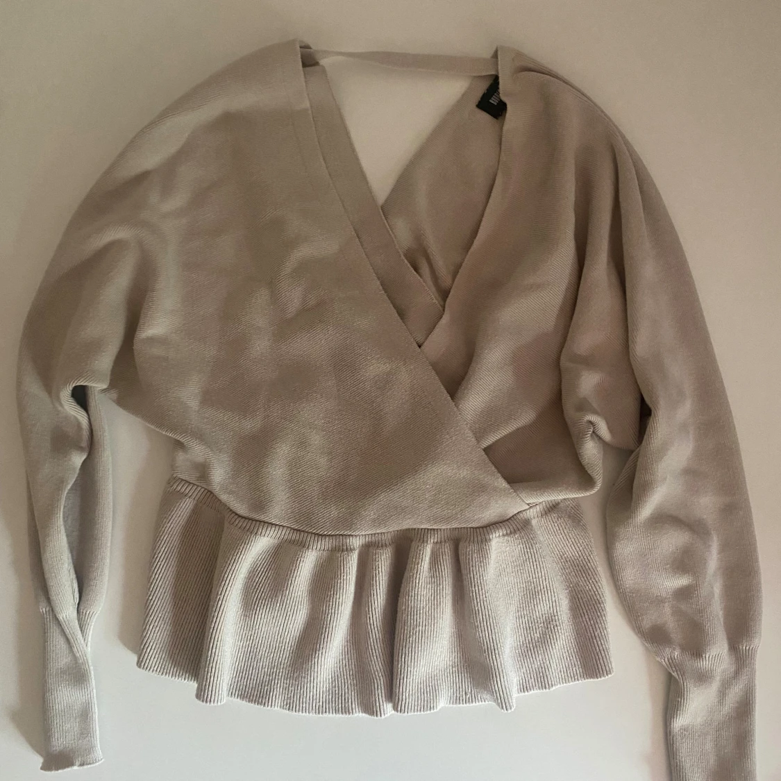 Omlottopp med öppen rygg från Bubbleroom  - 4