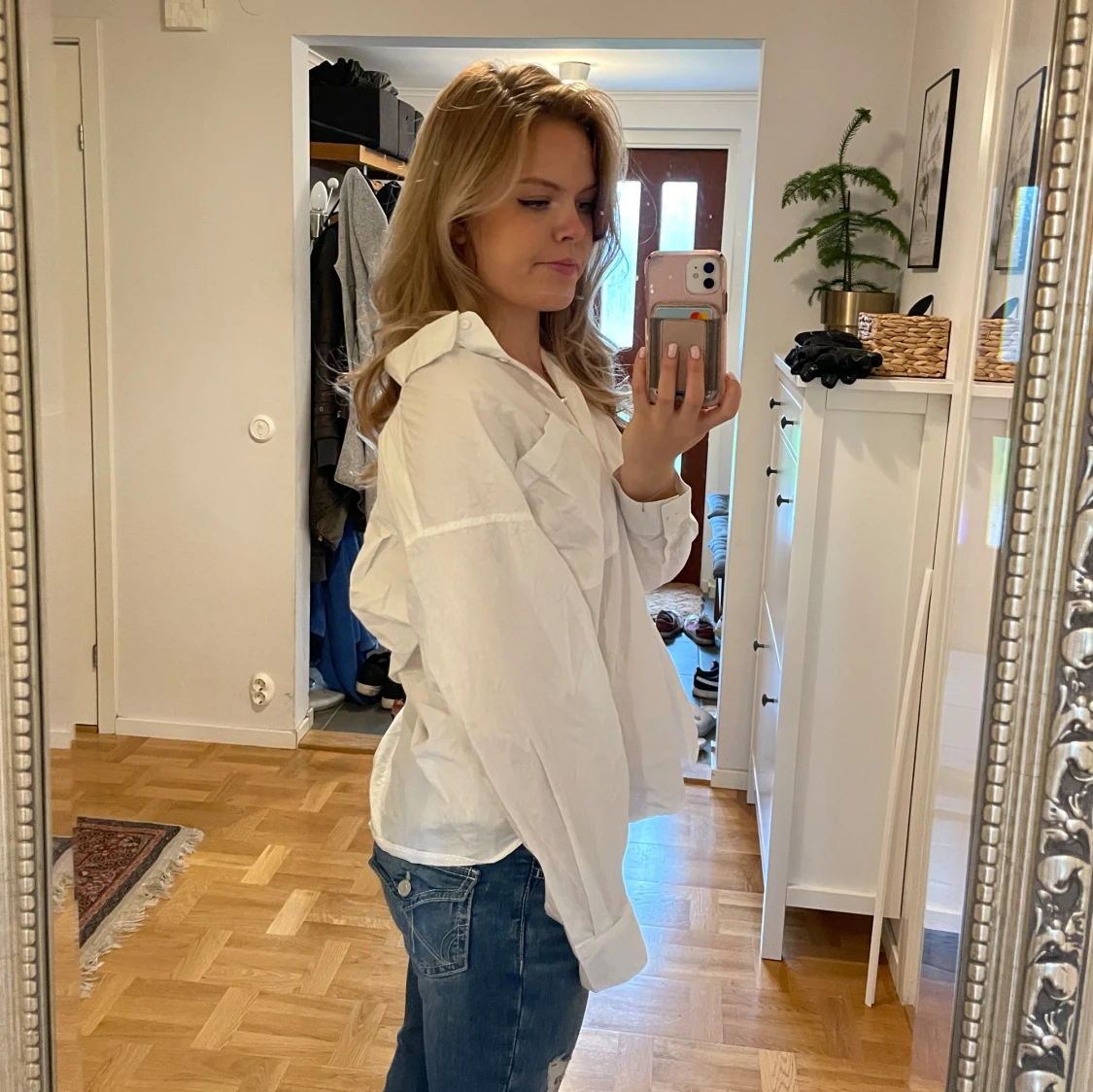 Vit oversized skjorta med knappar - 1