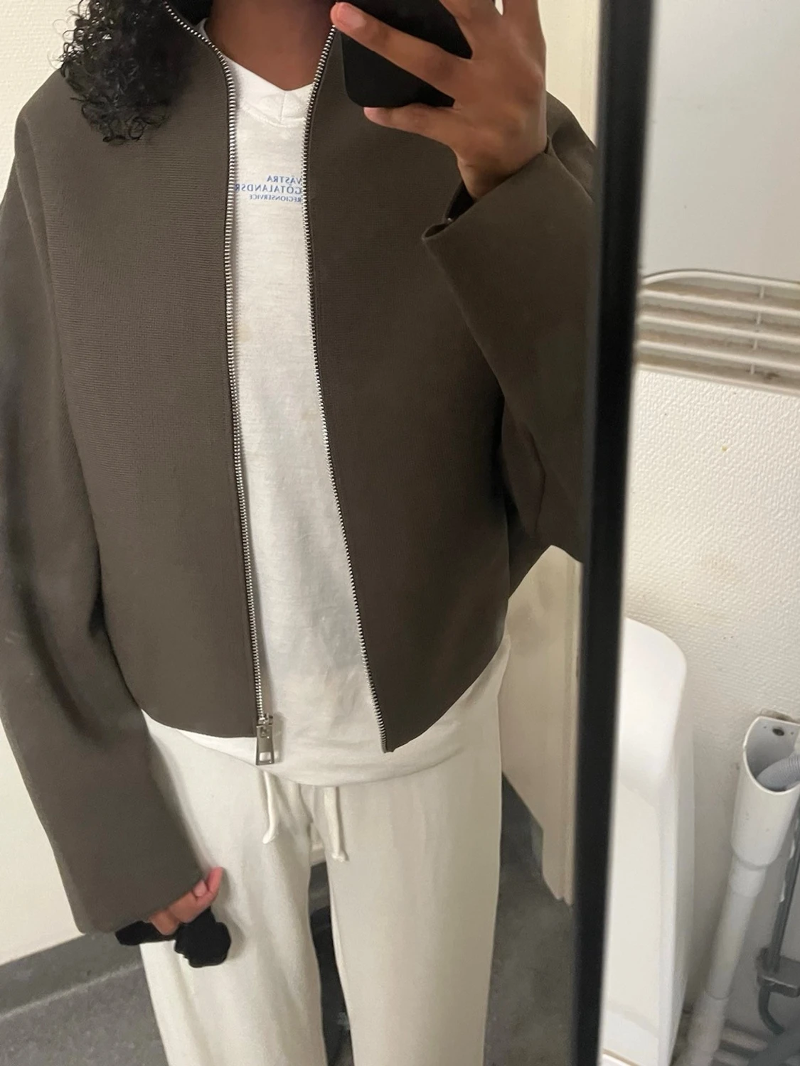 olivgrön stickad jacka med dragkedja - 2