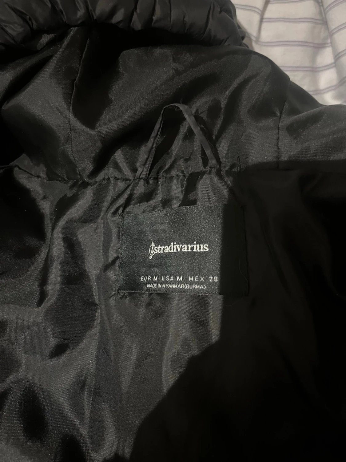 Svart dunjacka med huva - 2