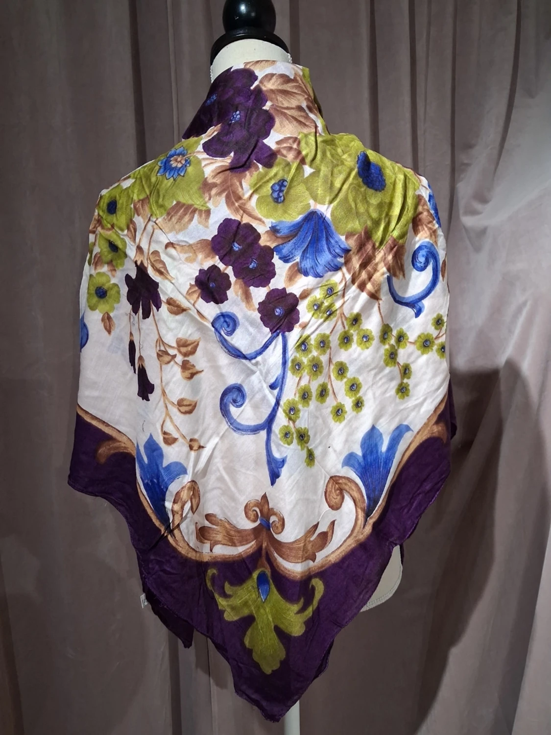 Blommig sjal i lila och blått - 2