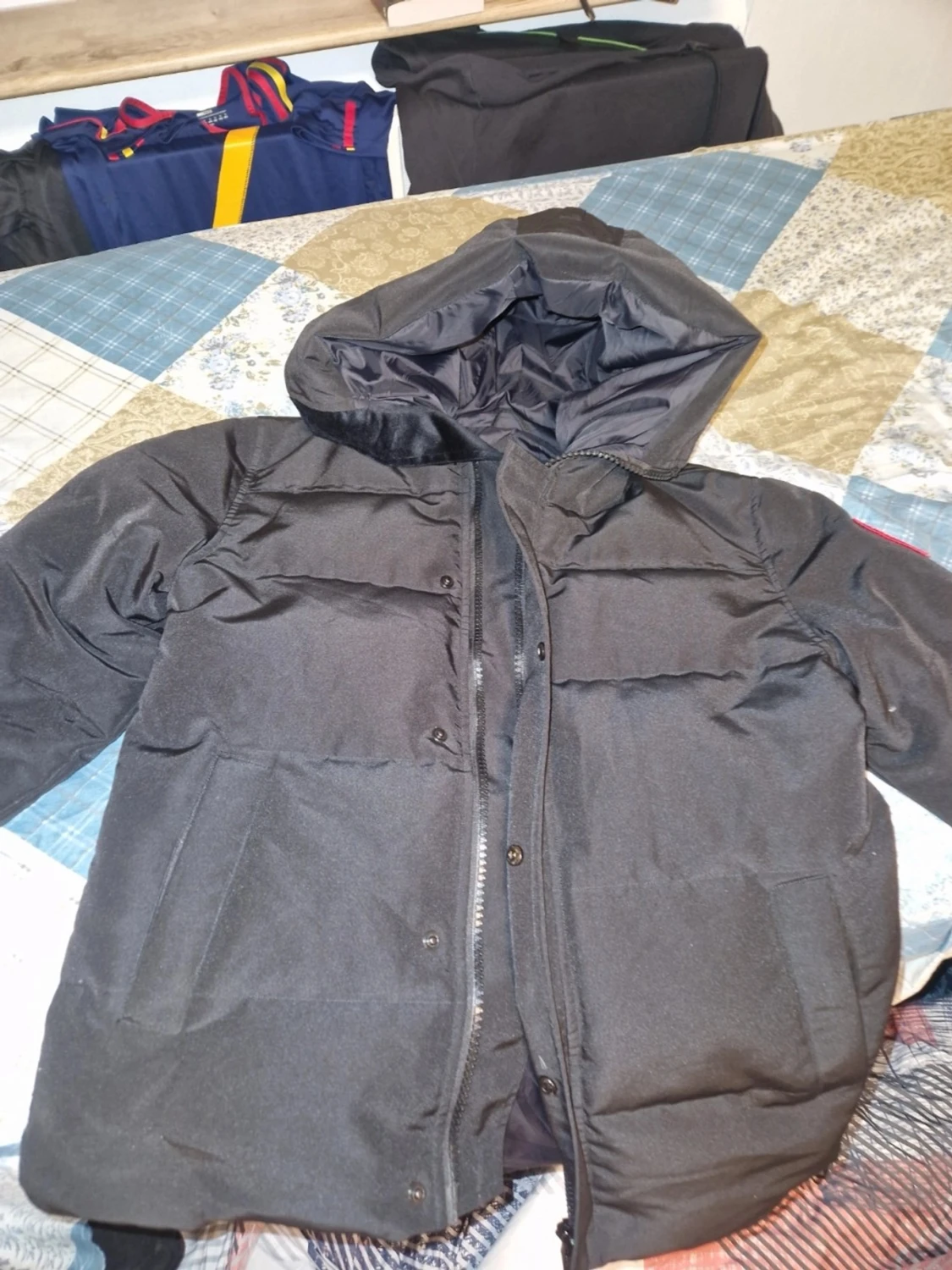 Svart pufferjacka från Canada Goose - 1