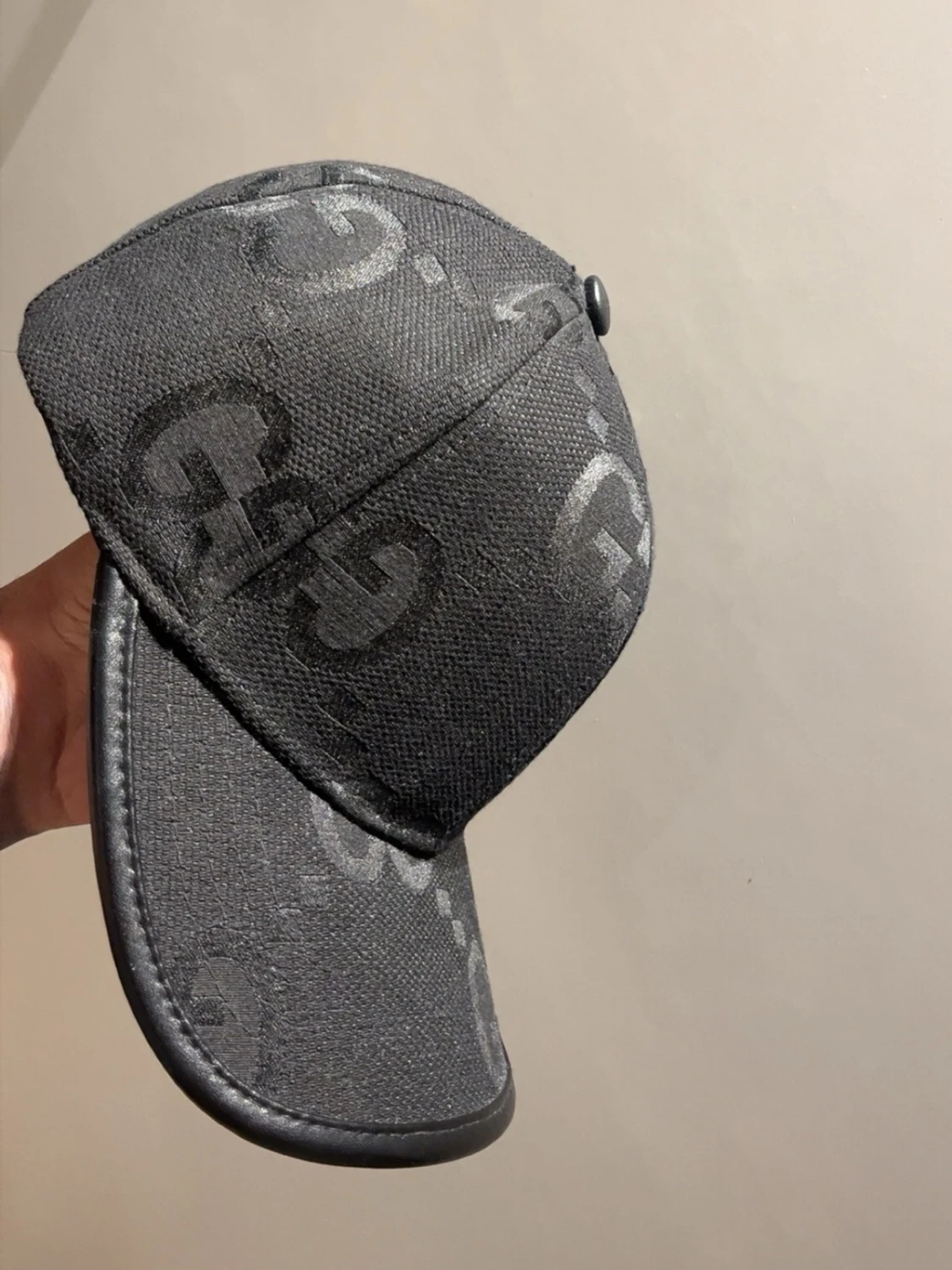 Svart keps från Gucci med GG-mönster - 2