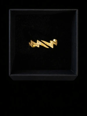 Guld ring  - GRATIS GÅVA MED VARGE ORDER!! Supertrendig stockholmsstil tjejer, ring guld. Vinter ring smycke. Gjord av mässing stål, jag svarar och skickar alltid snabbt!