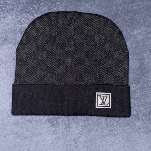 Mössa - Kom privat för mer info 