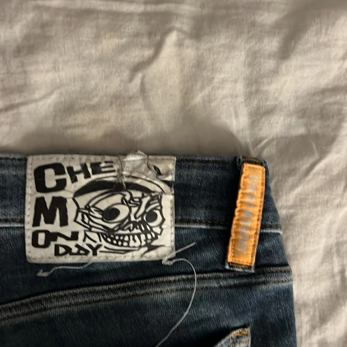 Blå bootcut jeans från Cheap Monday - 2