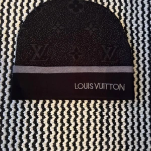 Mössa - Dm vid intresse 