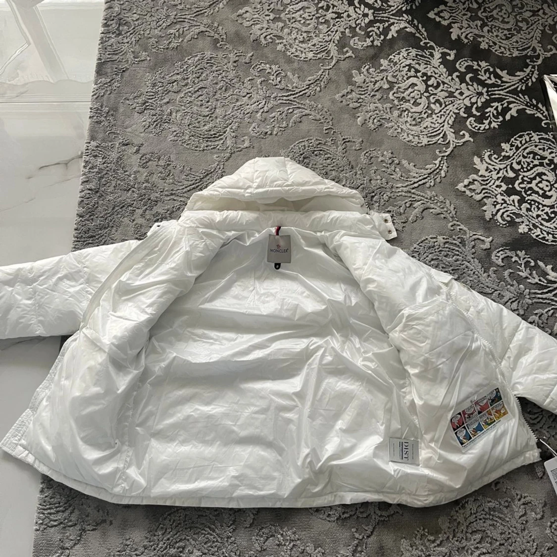 Vit Moncler pufferjacka med huva - 1