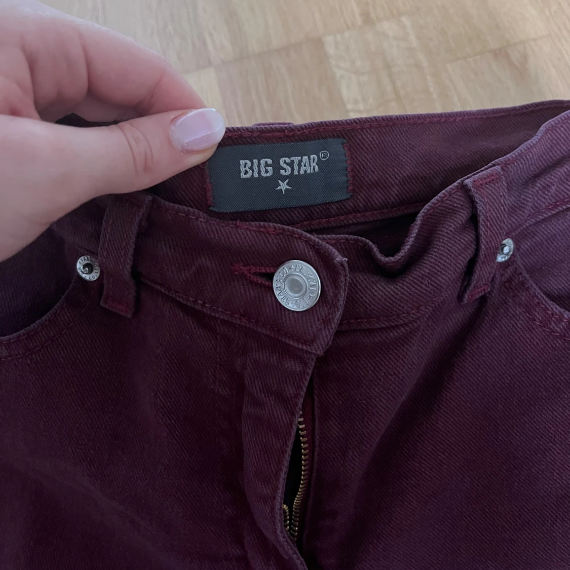 Vinröda bootcut jeans från Big Star - 3