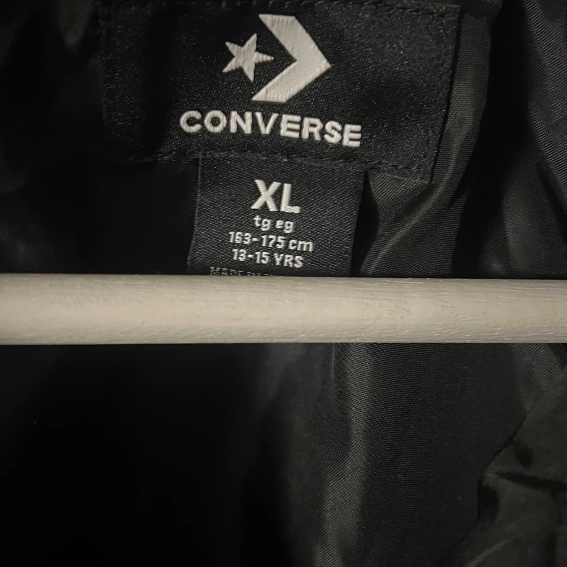 Svart overshirt från Converse  - 2