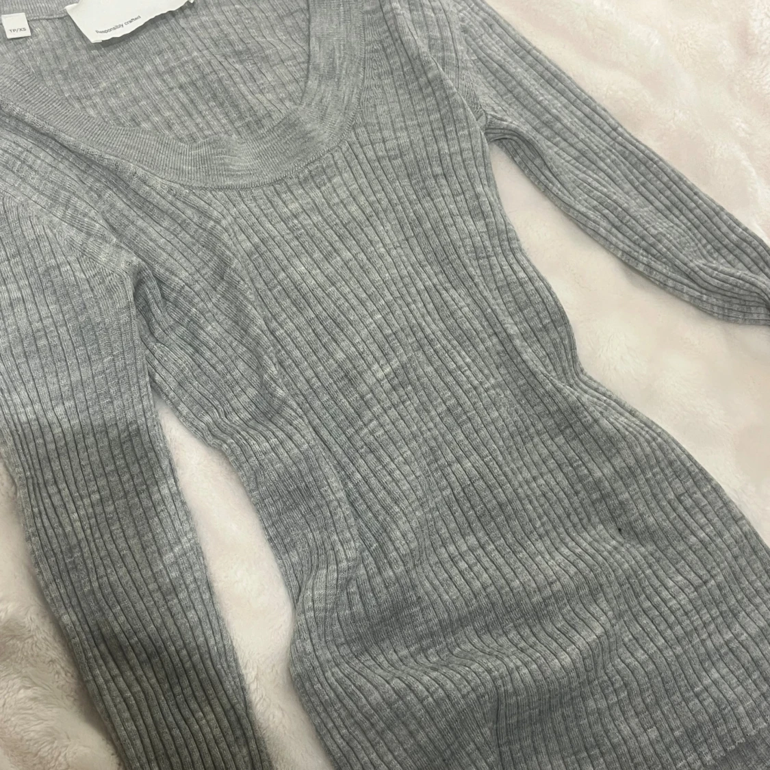 Grå ribbad klänning SELECTED FEMME - 1