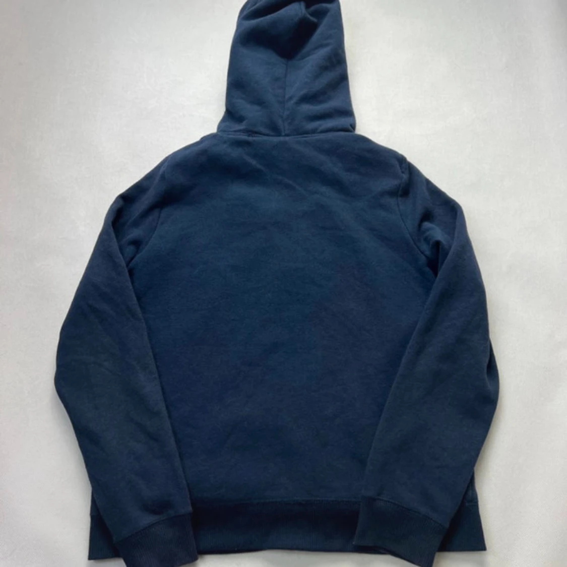 Marinblå hoodie från Hollister - 3