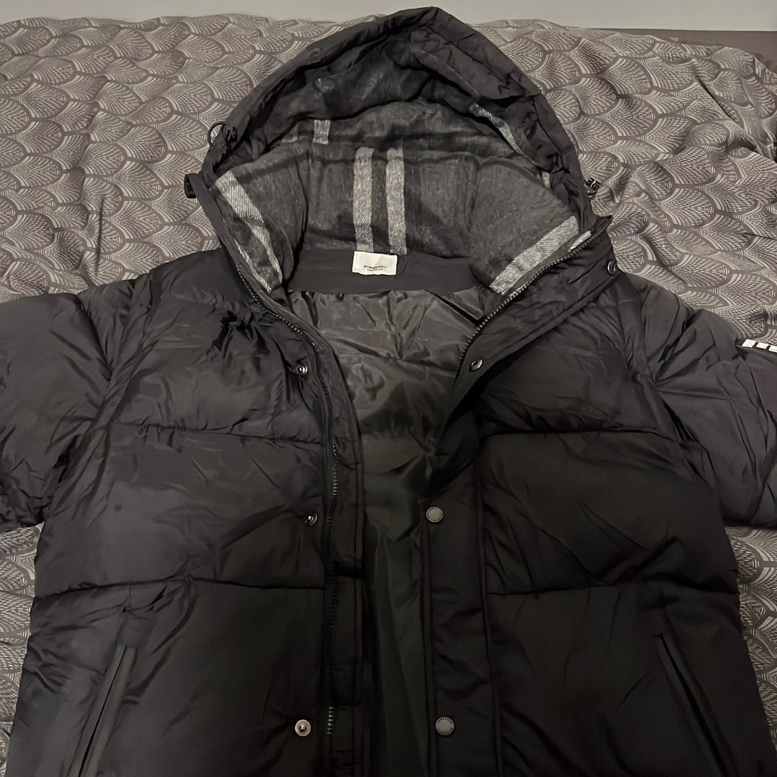 Svart pufferjacka från Burberry