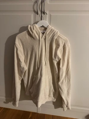 Frote hoodie - Hoodie från East west med frote material. Fint skick i storlek M