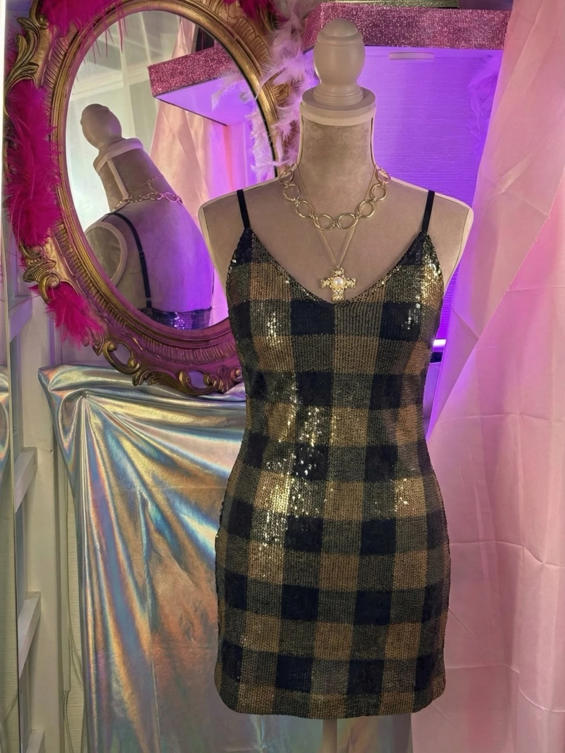 Glittrig rutig kortklänning made in italie