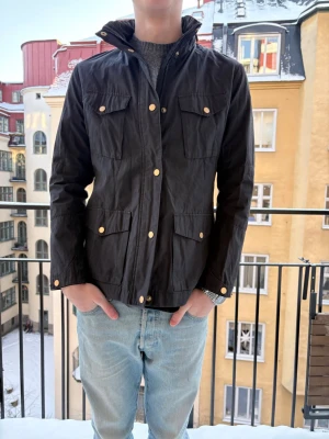 Tommy Hilfiger overshirt - Snygg Tommy Hilfiger overshirt. Grym passform och snyggt matrial.    ⭐️Modellen är 187⭐️