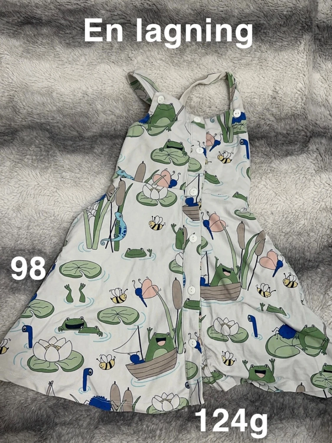 Söt klänning med grodmönster, stl 98