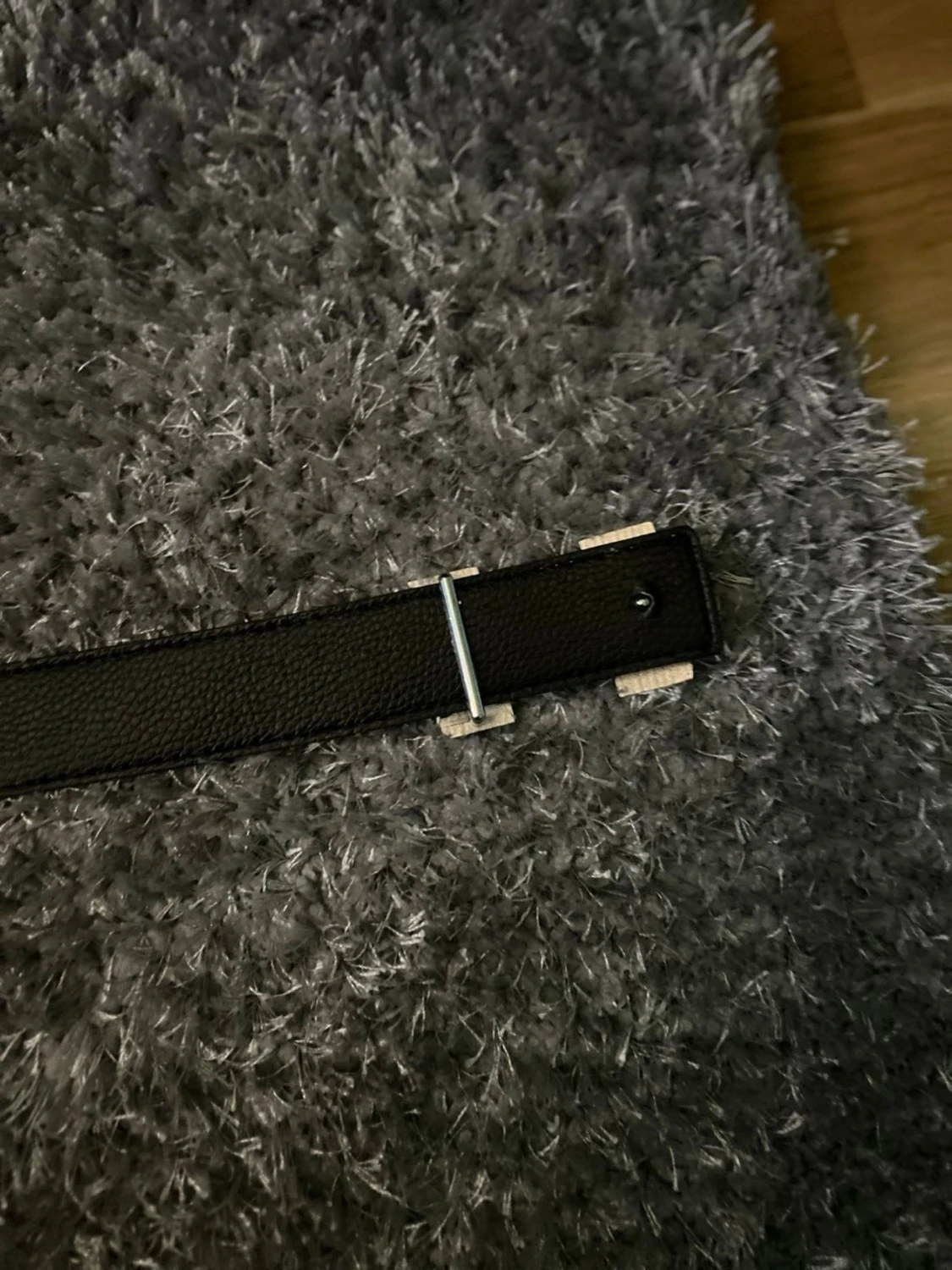 Vändbart vitt och svart bälte med H-spänne - 3