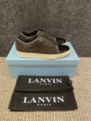 Lanvin skor  - Hej, säljer nu dessa svin snygga lanvin skor. Skorna är i grymt skick! Begränsat antal boxar och dustbag. Hör av dig vid frågor. 