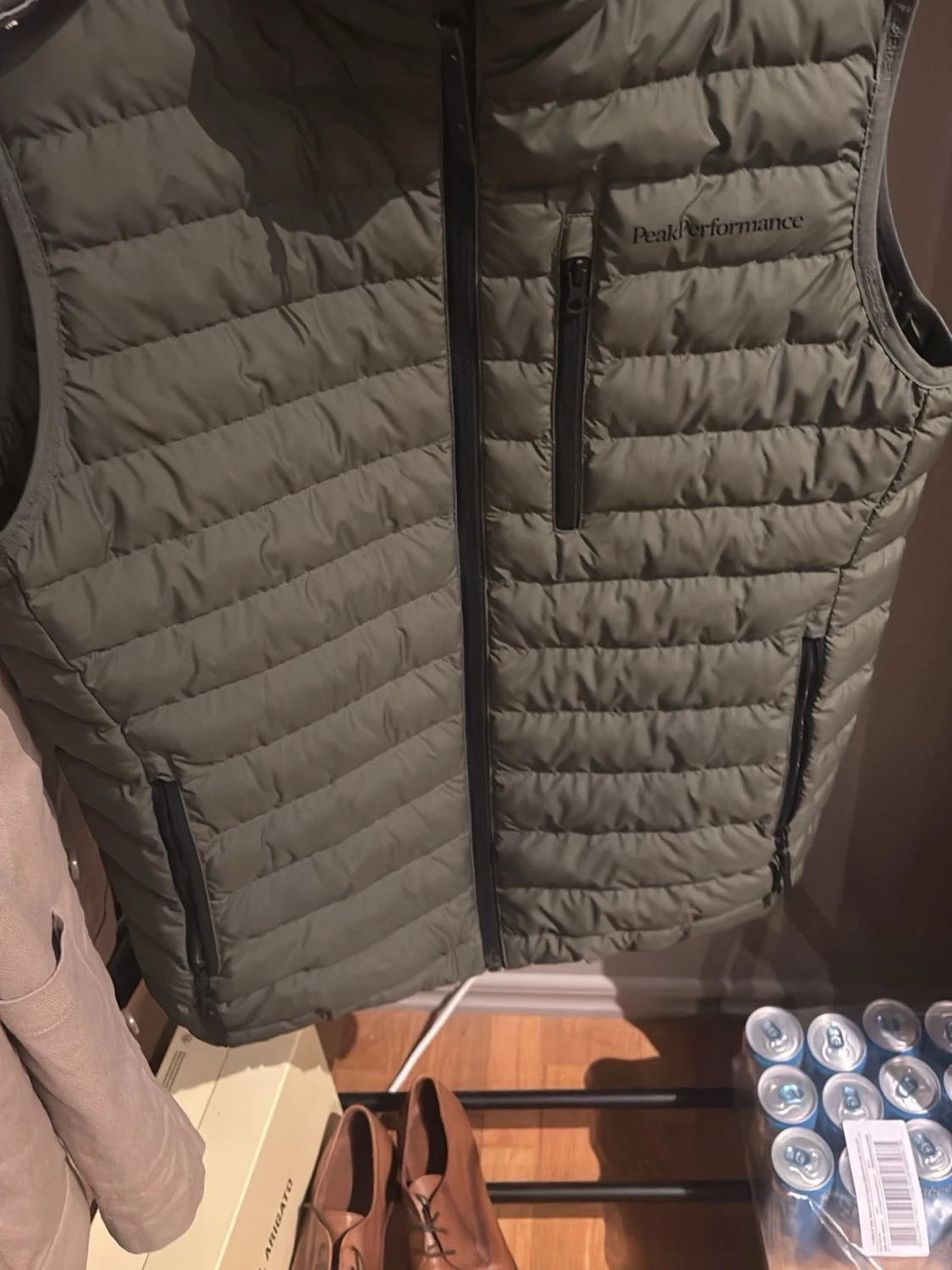 Olivgrön dunväst Peak Performance M