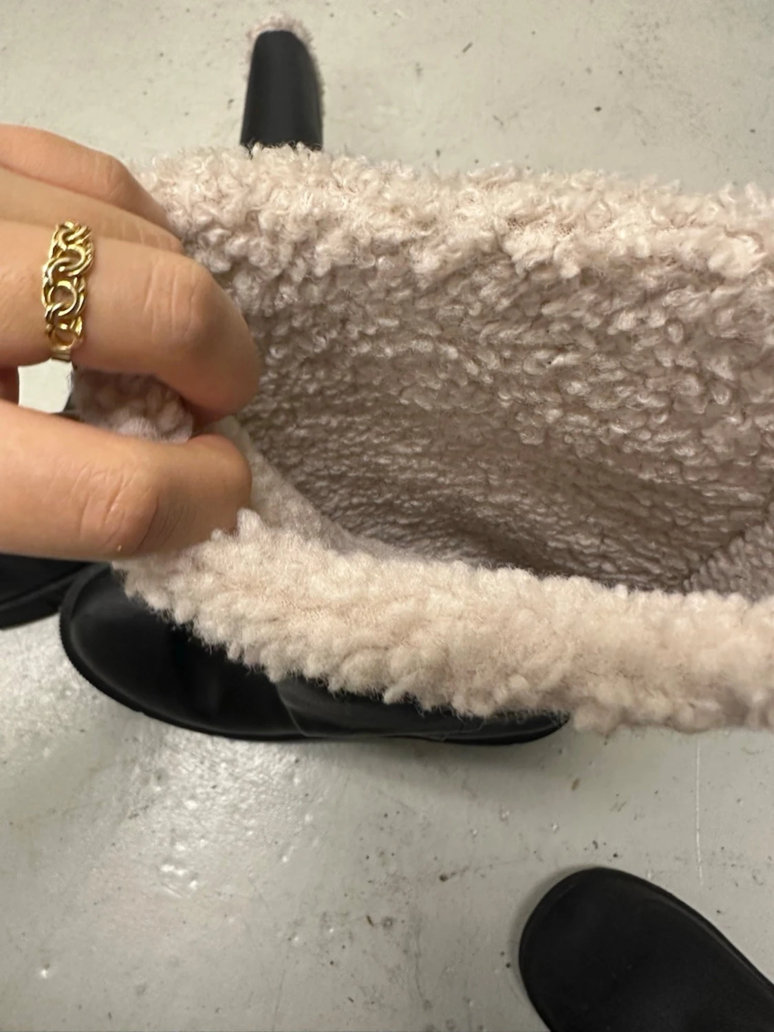 Svarta fluffiga boots - 1