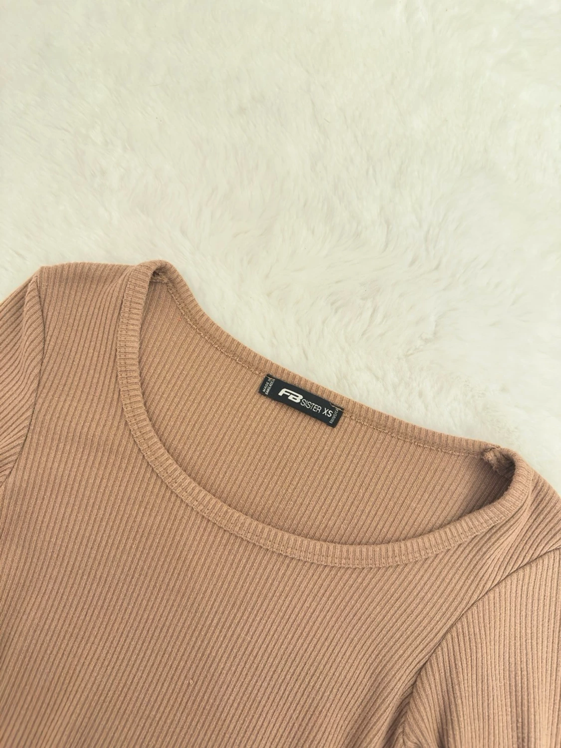 Beige ribbad långärmad topp  - 1